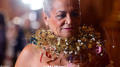 بالصور.. "عجائز" في عروض أزياء باريسية غير اعتيادية