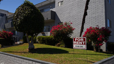 التضخم يضع الاقتصاد الأميركي على بوابة أزمة عقارية