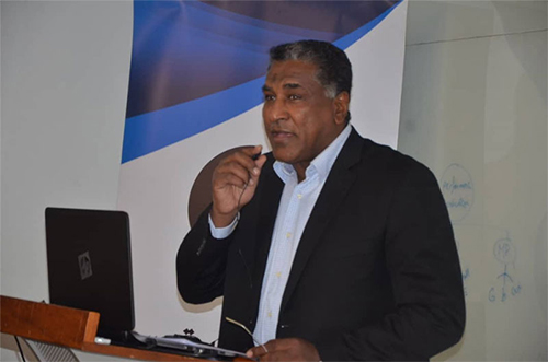 امين اصحاب العمل يؤكد اهمية توجيه السياسات الاقتصادية لتشجيع وزيادة الانتاج للصادر