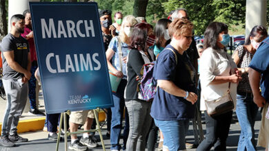 طلبات إعانة البطالة الأميركية تتراجع رغم تسريحات العاملين