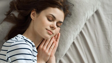 لماذا تحلم بشخص معين؟.. 7 نقاط تكشف "الحقيقة"