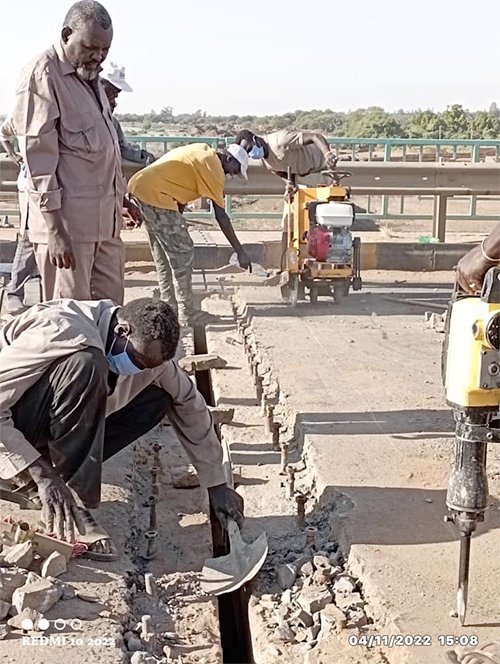 هيئة الطرق والجسور ومصارف المياه ولاية الخرطوم بدء صيانة فواصل التمدد بجسر سوبا