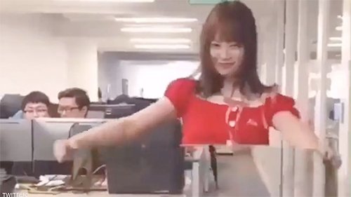 بالفيديو.. عباءة الإخفاء هل أصبح الحلم حقيقة أم مجرد خدعة؟