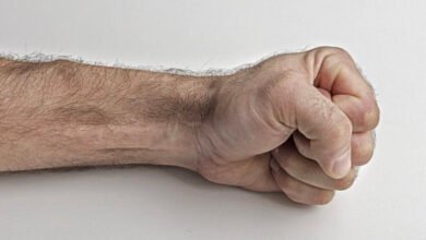 اعرف عمرك من قوة قبضتك.. باحثون كشفوا السر