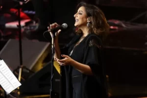 المطربة المصرية أنغام (الفرنسية)