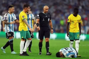 البولندي مارتشينياك أدار مباراتين خلال مونديال قطر كانت الأرجنتين وفرنسا طرفا في كل واحدة (رويترز)