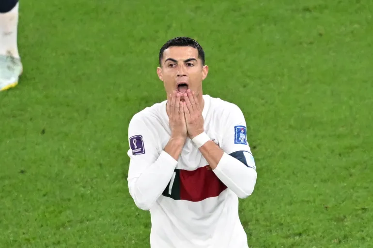 شاهد- "أكثر ما يُكتب في الإعلام غير صحيح".. رئيس النصر السعودي يثير الجدل بشأن صفقة رونالدو
