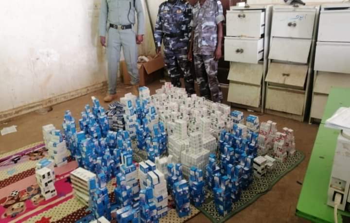 الشرطة تحبط تهريب (عقاقير طبية )مع راكب قادم إلى البلاد