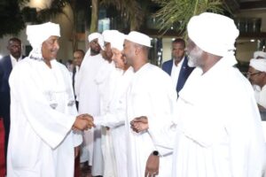 حميدتي يقيم مأدبة عشاء على شرف مولانا الميرغني