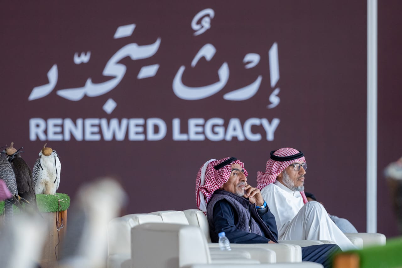 احتدام المنافسات في المهرجان الدولي للصقور بالسعودية