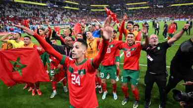 فرحة عارمة لمنتخب المغرب بالتأهل إلى نصف نهائي كأس العالم (الفرنسية)