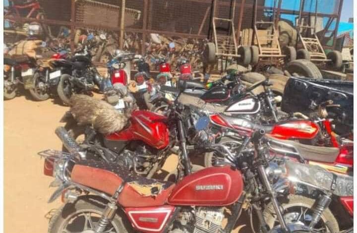 الشرطة تقبض علي (39) متهم وضبط (26) موتر بحوزتهم