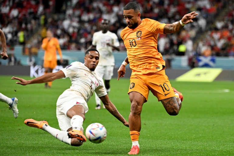 المنتخب الهولندي يقص شريط مواجهات الدور الثاني بالمونديال (رويترز)