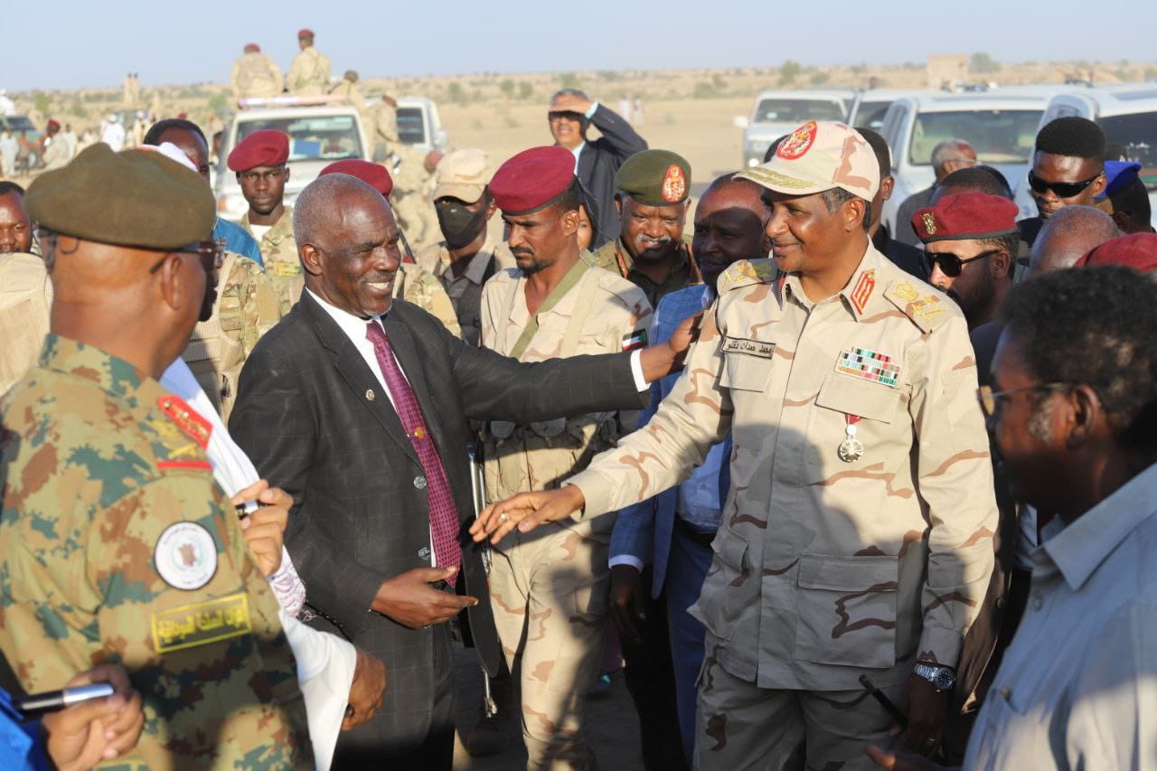 حميدتي يتفقد الأوضاع الأمنية بمدينة زالنجي