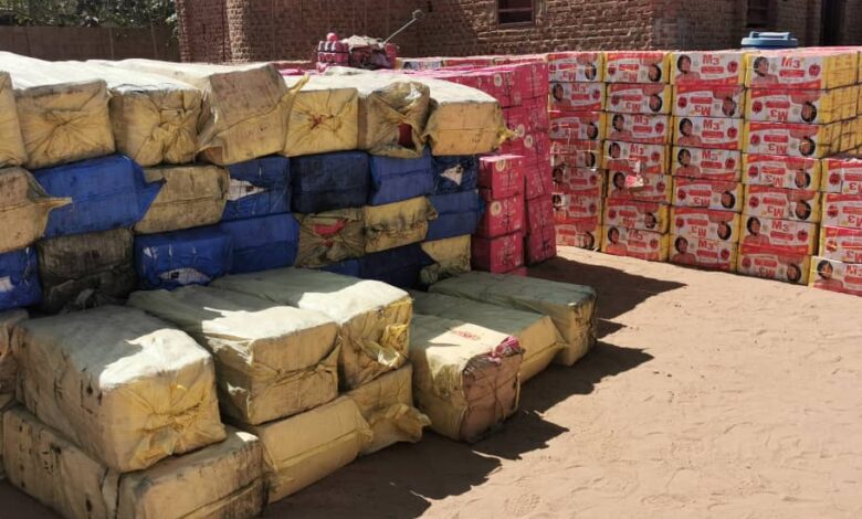 الشرطة بولاية سودانية  تضبط كريمات وناموسيات مخبأة داخل فحم