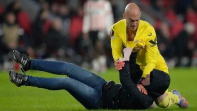 أيندهوفن يحظر مشجعاً لمدة 40 عاماً