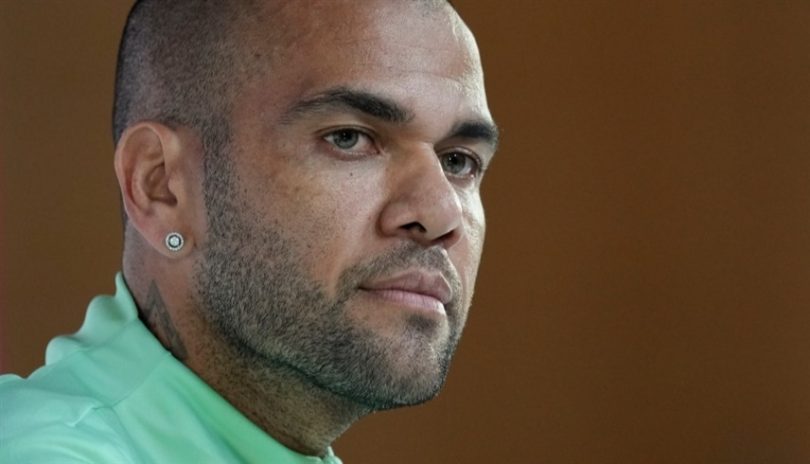 داني ألفيس يضرب عن الطعام في السجن