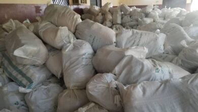 الخرطوم توزع " مساعدات إنسانية" لمواطني الفتح