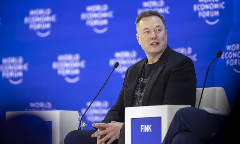 إيلون ماسك يتحدث في جلسة حوارية بدافوس