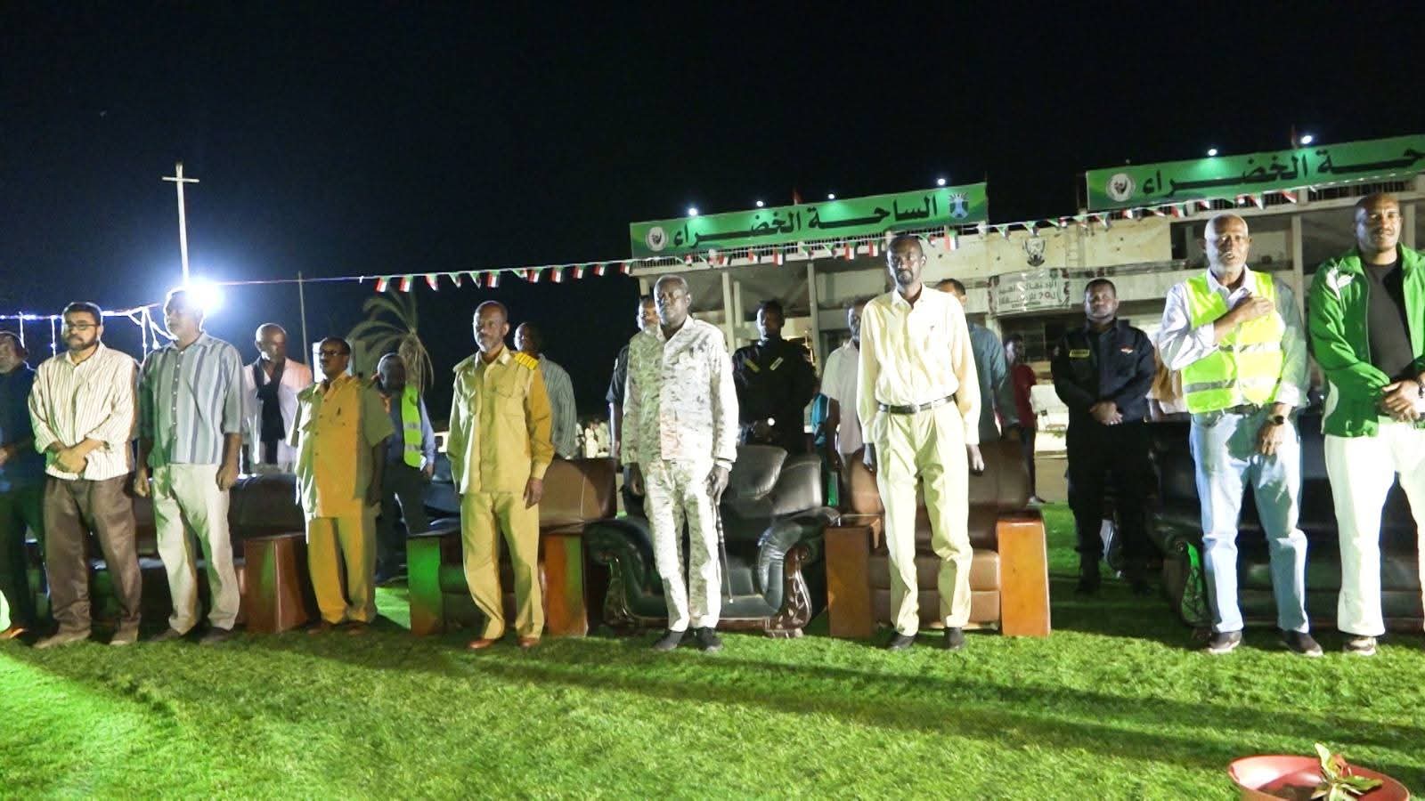 دشن والي الخرطوم، الأستاذ أحمد عثمان حمزة، عودة الحياة والمناشط للساحة الخضراء ليلاً