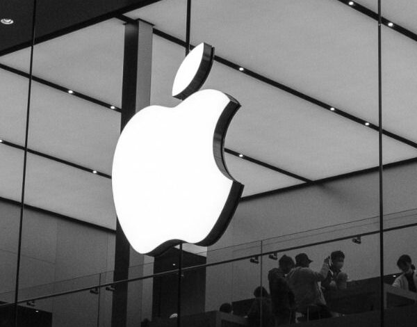 ثورة منتجات آبل 2026: هل نشهد الآيفون القابل للطي قريباً؟