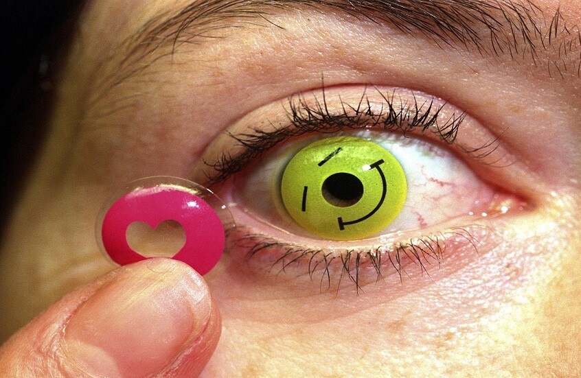 تحذير طبي عاجل: مخاطر العدسات اللاصقة الملونة دون إشراف طبي