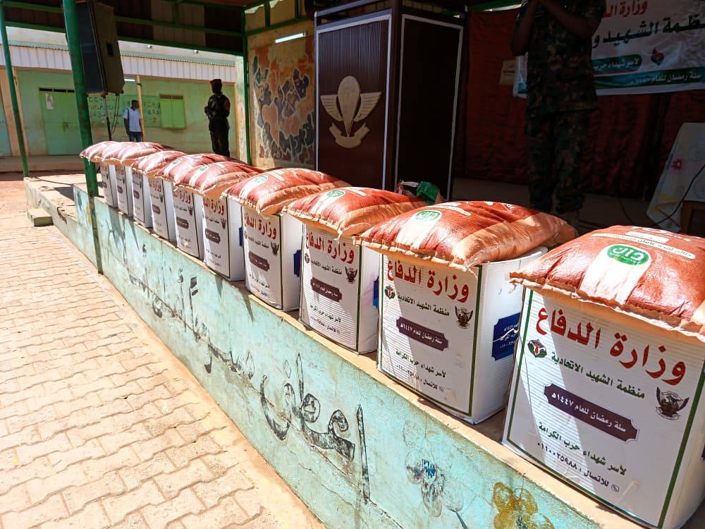 وزير الدفاع السوداني الفريق حسن داؤد كبرون يدشن توزيع السلة الرمضانية لـ أسر شهداء معركة الكرامة بمحلية كرري 2026