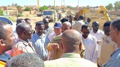 والي الخرطوم يشرف ميدانياً على تطهير "خور أبو عنجة"