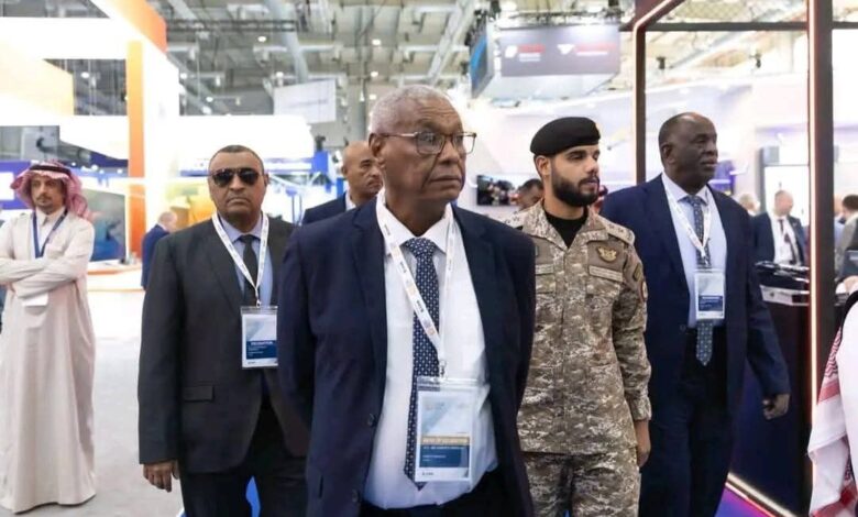 وزير الداخلية يترأس وفد السودان في معرض الدفاع العالمي بالرياض