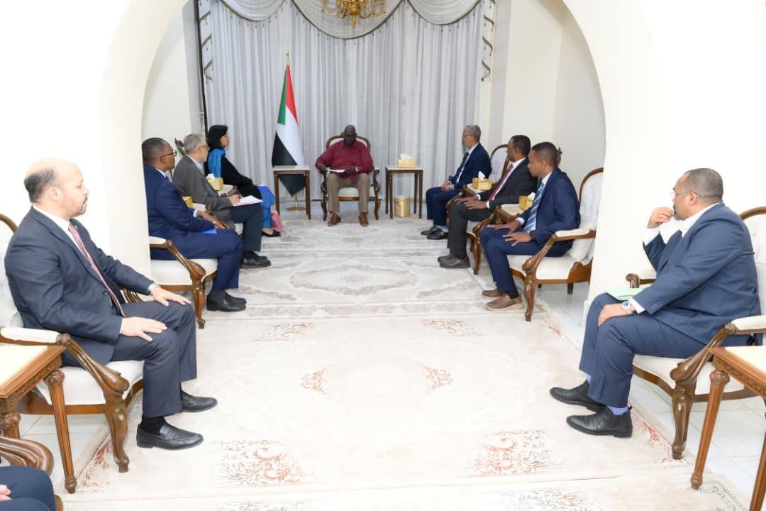  مالك عقار يلتقي وفد التحالف العالمي للقاحات برئاسة سانيا نشتار لبحث ملف لقاحات الأطفال في السودان