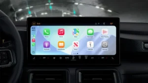 آبل تفتح أبواب CarPlay لعمالقة الذكاء الاصطناعي: ChatGPT وGemini
