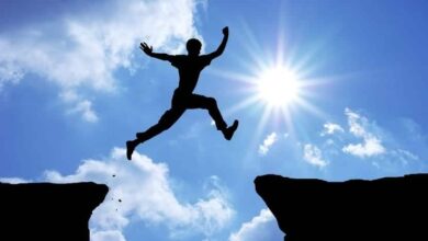 قوة الشخصية في علم النفس: 8 عادات صغيرة تكشف جوهر الإنسان