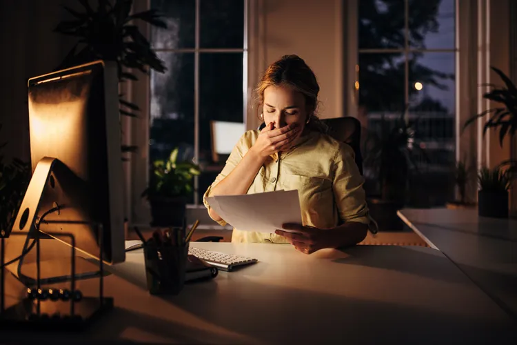 6 عادات صامتة تدمر صحتك دون أن تشعر
