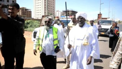 الوالي يدشن مبادرة تشجير شارع النيل ويشيد بـ "شباب الإعمار"