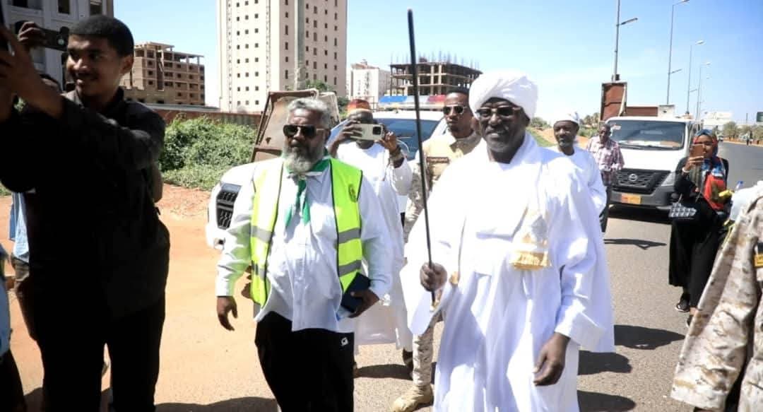 الوالي يدشن مبادرة تشجير شارع النيل ويشيد بـ "شباب الإعمار"