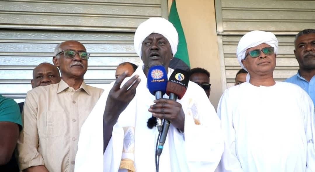 شهد اللقاء حضوراً رفيع المستوى من قيادات الولاية الذين أكدوا على دور الشباب المحوري