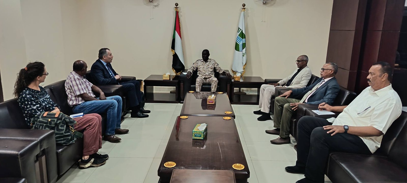 تفاصيل زيارة المبعوث السويسري لمقار السفارة بالخرطوم