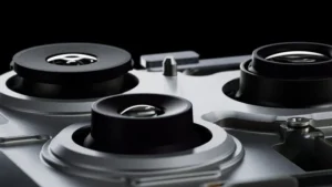 آبل تختبر تقنيات ثورية لكاميرا iPhone 18 Pro بفتحة عدسة متغيرة