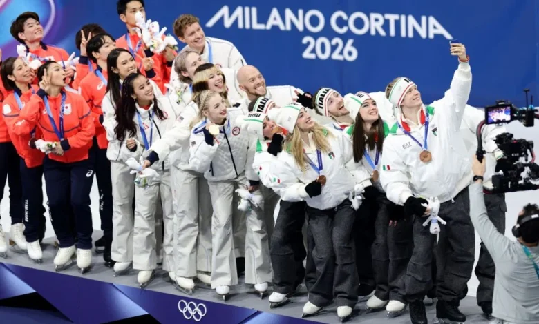 سيلفي النصر: جالاكسي Z Flip 7 يجمع أبطال أولمبياد 2026