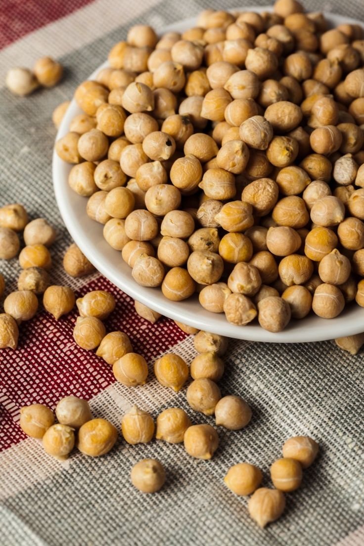 الحمص"كوب واحد = 65% من احتياجاتك اليومية من فيتامين ب6! 🌱 مصدر نباتي مثالي للألياف والبروتين."