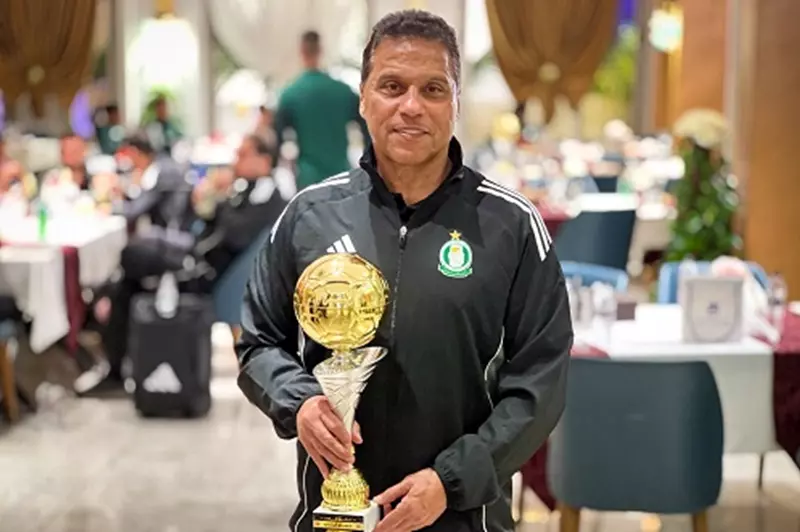 إنجاز حسام البدري مع أهلي طرابلس: رقم قياسي عالمي