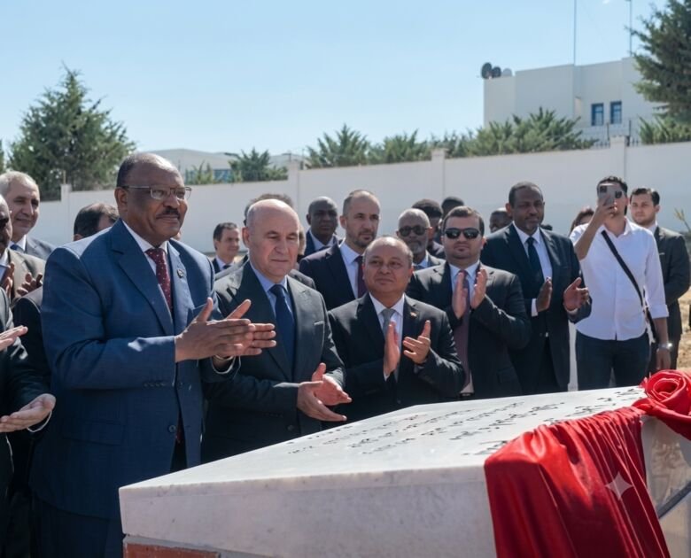 وزير-الخارجية-يضع-حجر-أساس