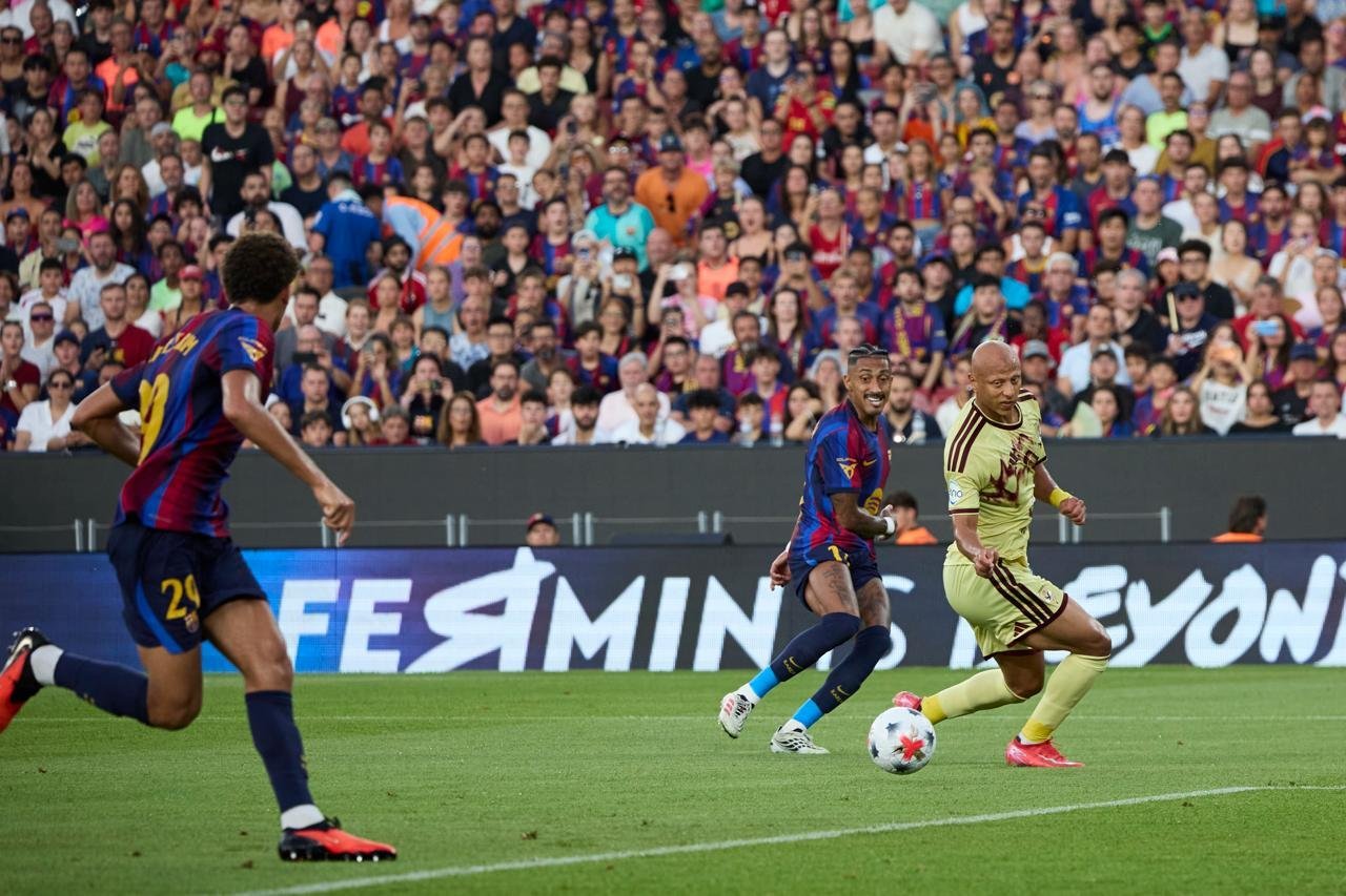 برشلونة يفوز على الأهلي