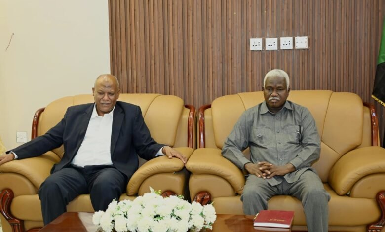 طلاب جامعة الفاشر