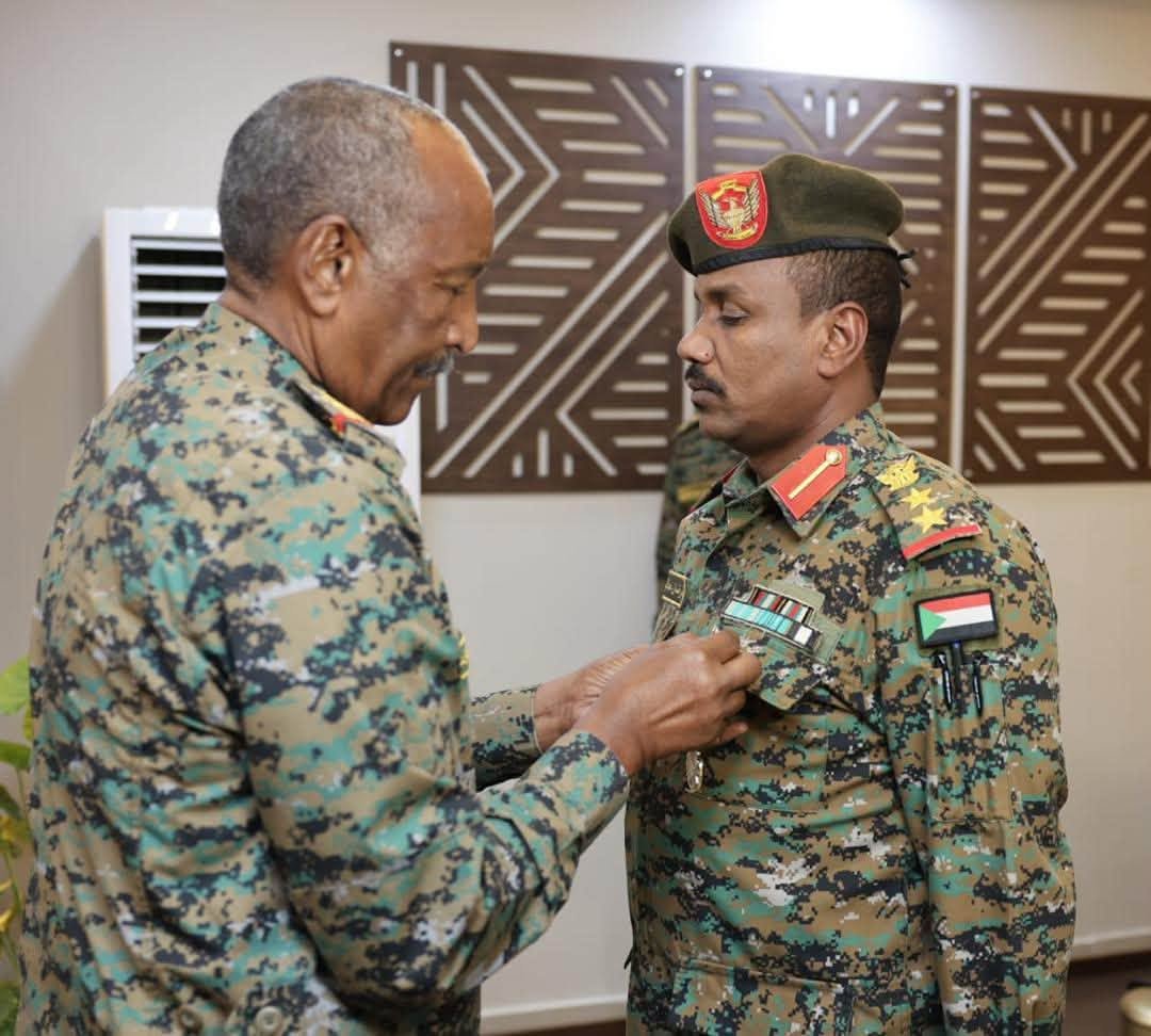 وسام الشجاعة للعقيد مدثر