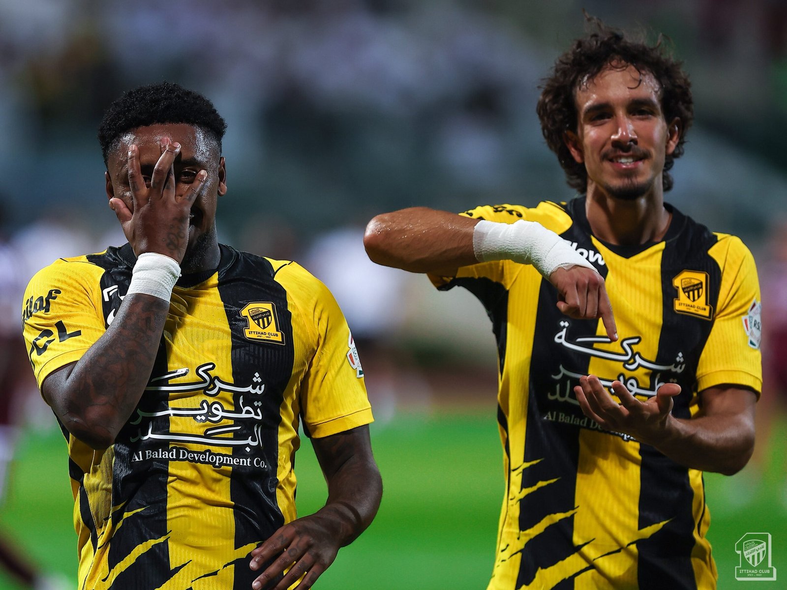 الاتحاد يعتلي صدارة دوري روشن