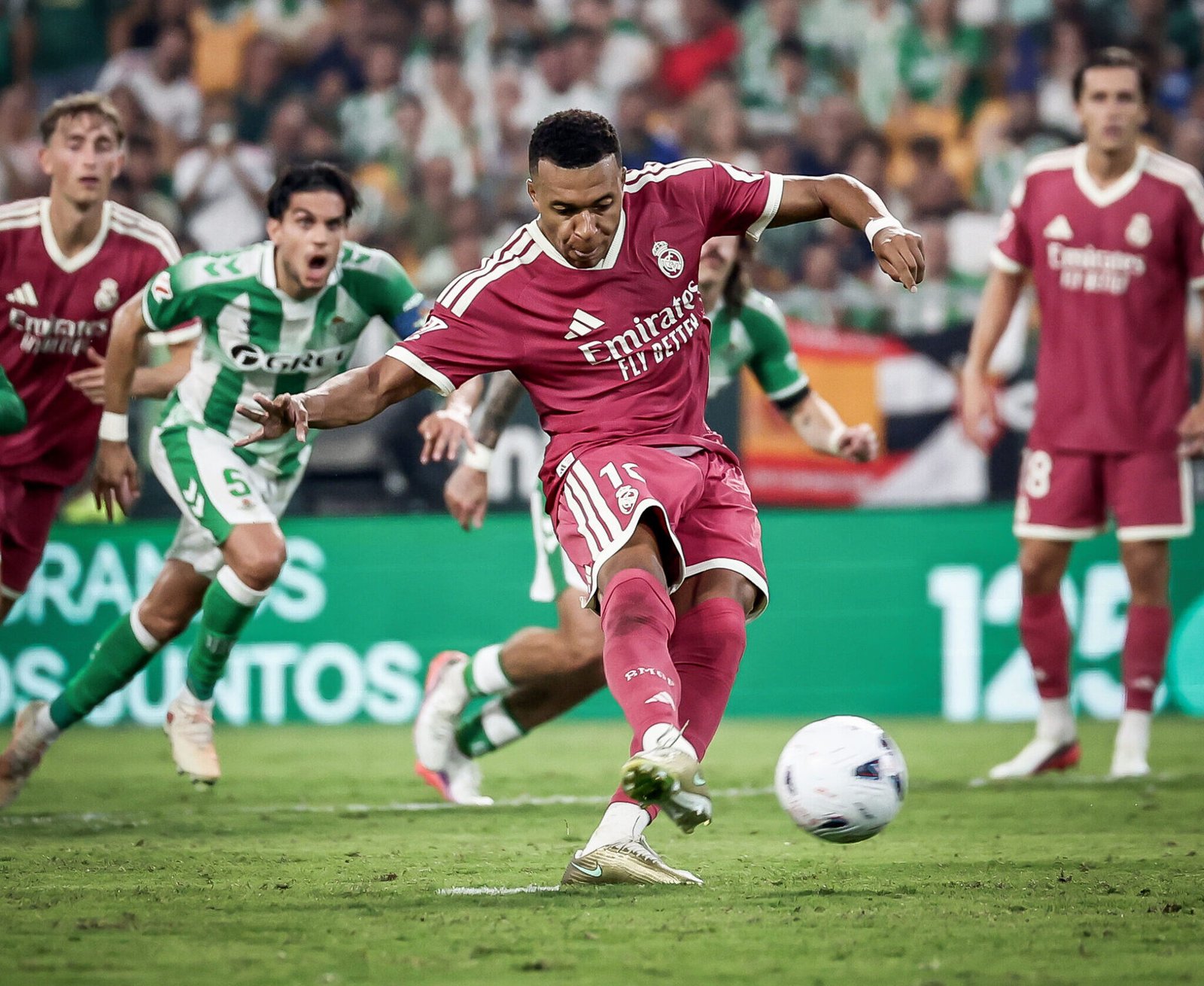 الدوري الإسباني بيتيس يصعق الريال