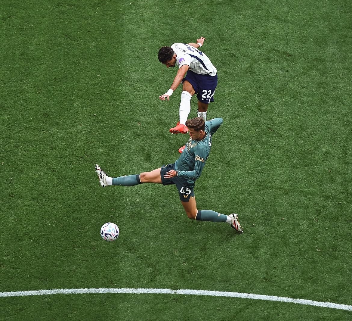 توتنهام وإيفرتون