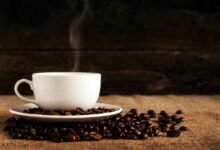قبل كم ساعة من النوم يجب التوقف عن الكافيين